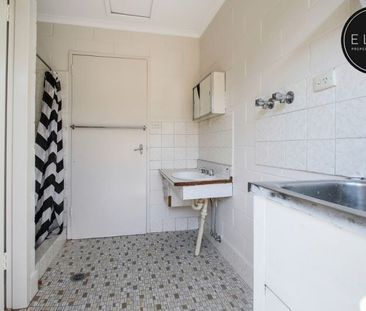 1/450 Douglas Road, Lavington - Photo 2