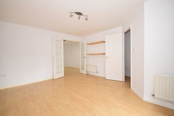 3 bedroom end of terrace house to rent - Photo 1