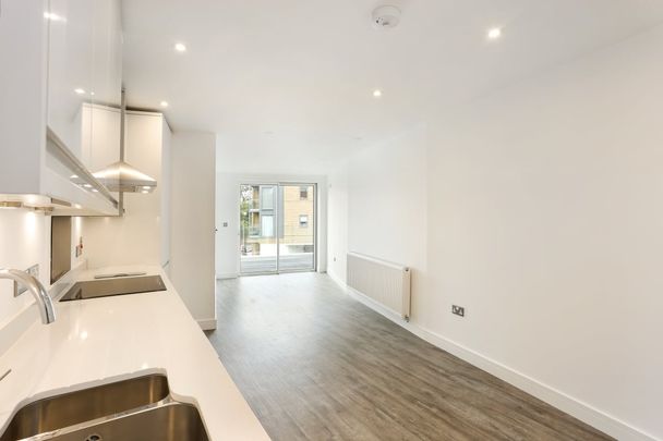 1 bedroom flat to rent - Photo 1