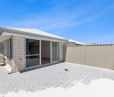 3 x 2 Family Home in Hilbert - Photo 6