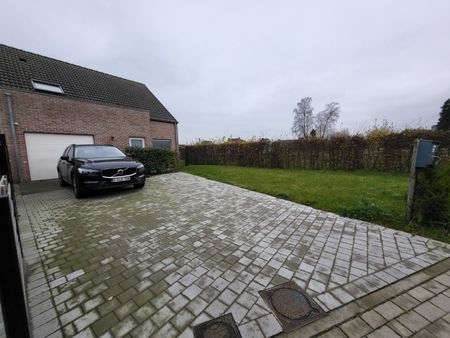 Gezinswoning in het gezellige Hansbeke - Photo 2