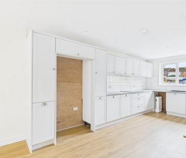 3 bedroom House To Let Total Size: 1206 SQ FT - Photo 3