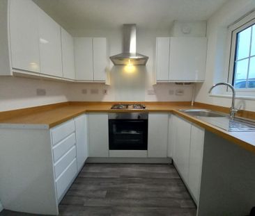 2 bedroom terraced house to rent - Photo 3