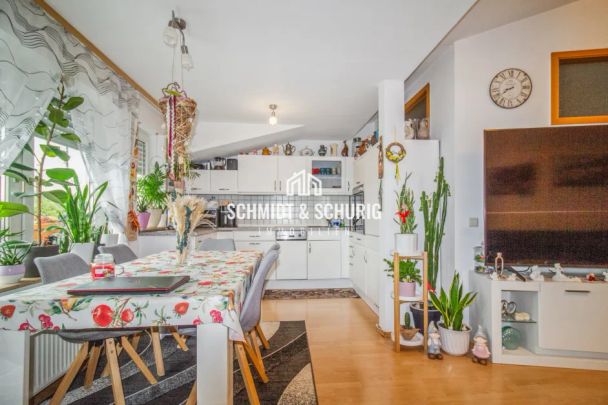 Charmante DG-Wohnung mit Balkon zu vermieten! - Foto 1