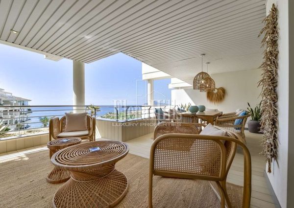 Apartment on the beachfront in a luxury residential in Mascarat, Altea, Alicante