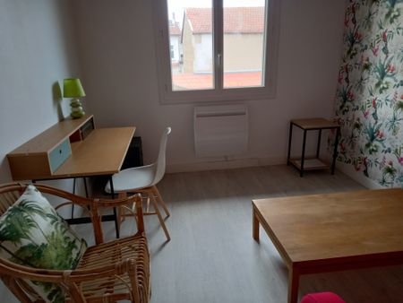 Appartement T2 meublé centre HEYRIEUX - Photo 2