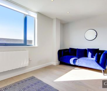 Luna Apartments, 272 Field End Road, Ruislip - Photo 2