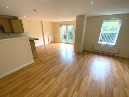 2 bedroom flat to rent - Photo 3