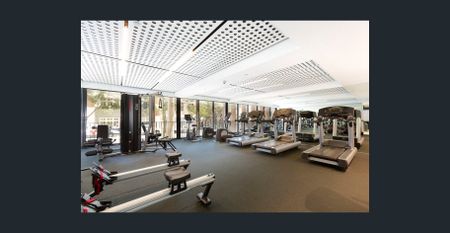 Park View and Partly Furnished One bed one bath in Central Park - Photo 5