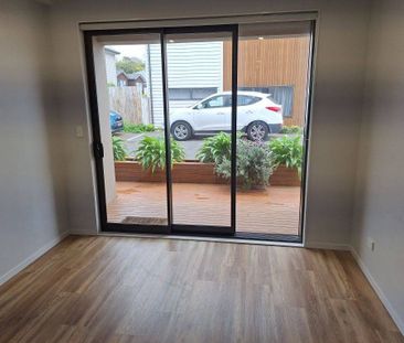 Great 1 Bedroom Apartment - Photo 3