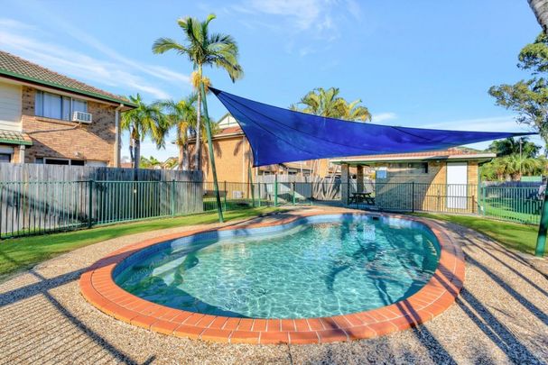 Renovated 3-bedroom townhouse close to Harbour Town - Photo 1