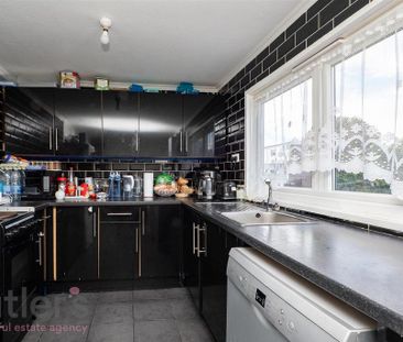 3 bedroom maisonette to rent - Photo 6