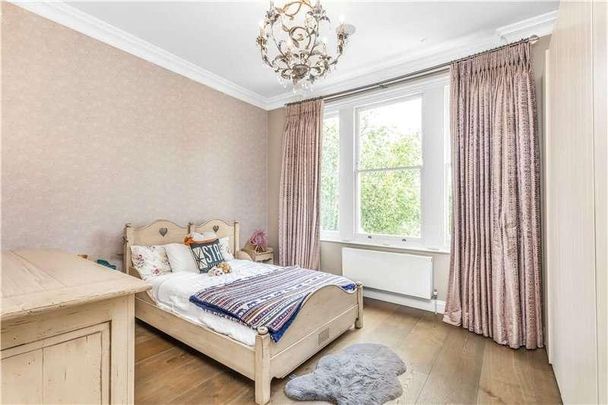 Castelnau, London, SW13 - Photo 1