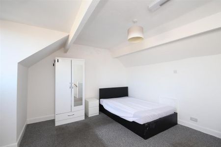 1 bedroom in a house share to rent - Photo 5