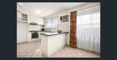 Single Level Family Living! - Photo 4