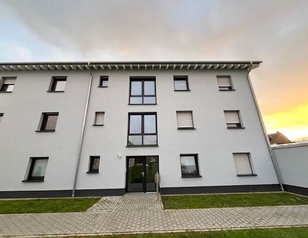 Energieeffiziente 3 Zimmer Neubauwohnung am Stadtrand, groÃe Terrasse, kleiner Garten. - Photo 1