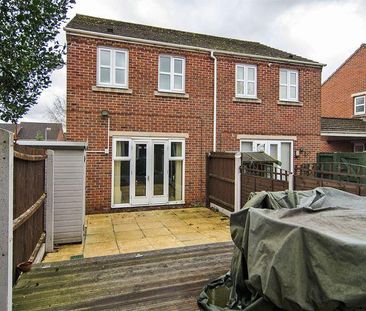 2 bedroom semi-detached house to rent - Photo 6