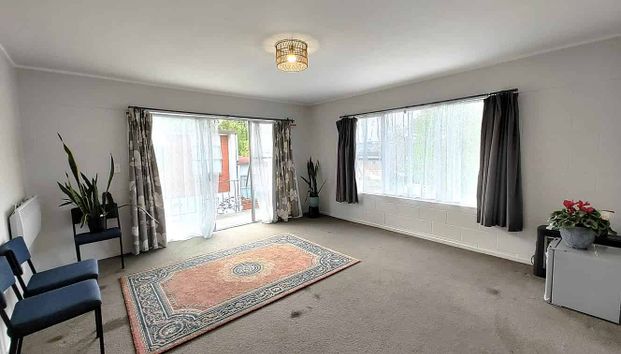 Two Bedroom Flat in the Heart of Morningside - Photo 1