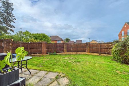 4 bedroom detached house to rent - Photo 5