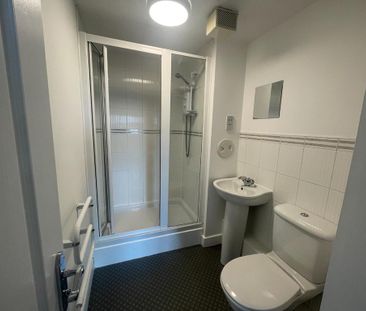 2 bedroom flat to rent - Photo 4