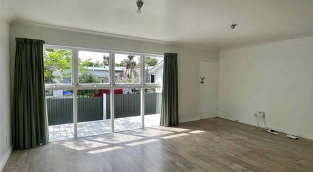 Modern - Low maintenance - 3 bedroom home - Photo 4