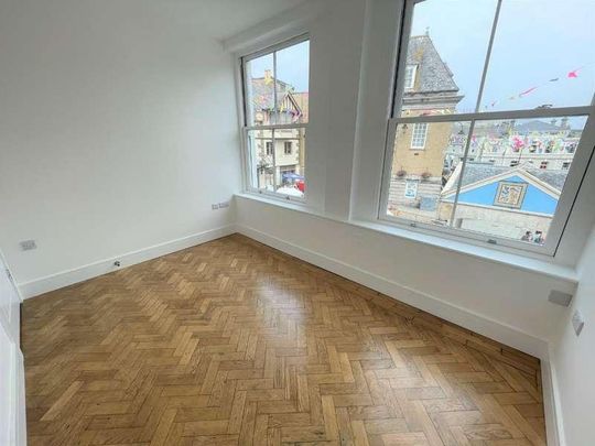 The Moor, Falmouth, TR11 - Photo 1