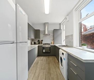 5 bedroom terraced house to rent - Photo 1