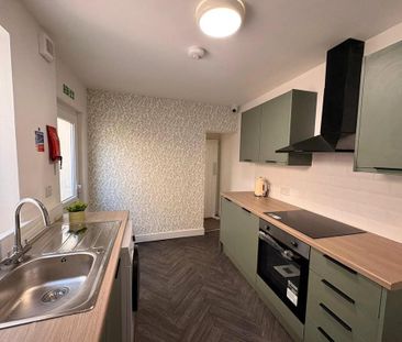 1 bedroom in a house share to rent - Photo 3