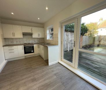 3 Bedroom Terraced House To Rent - Photo 5