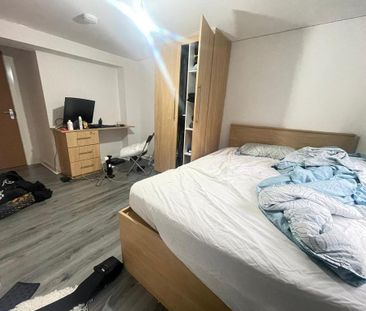 8 bedroom semi-detached house to rent - Photo 3