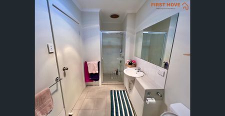 A modern well-appointed upstairs unit - apartment! - Photo 5