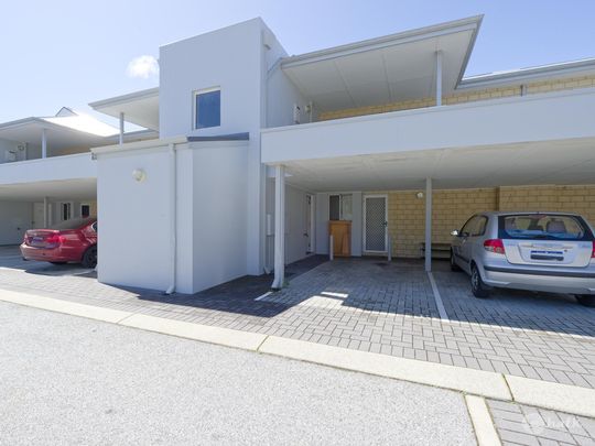 PRIME LOCATION 2X1 UNIT!!!! - Photo 1