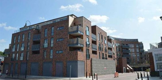 Townhall Square, Crayford, DA1 - Photo 3