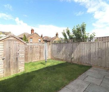 Woking, Surrey, GU21 - Photo 5