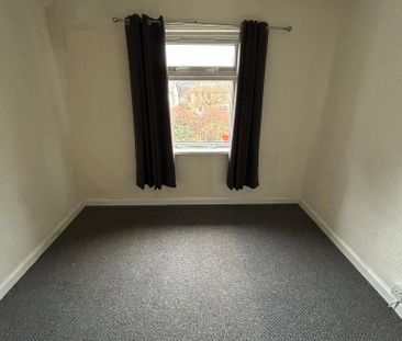 2 bedroom end of terrace house to rent - Photo 1