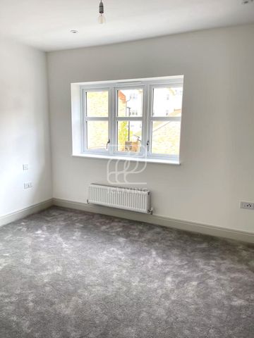 The Fairway, FLEET, GU51 - Photo 5