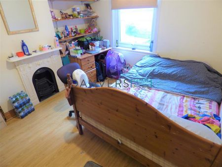 3 bedroom terraced house to rent - Photo 3