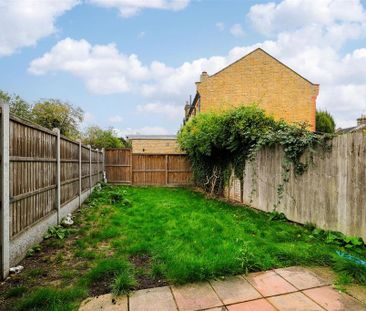 3 bedroom terraced house to rent - Photo 3