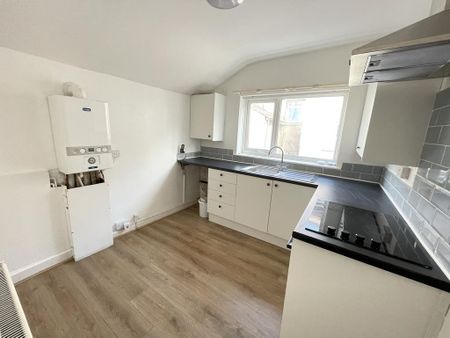 2 bedroom flat to rent - Photo 3