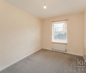 2 Bedroom Flat - Ground Floor To Let - Photo 4
