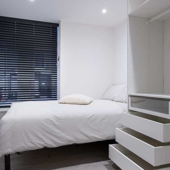 6 bedroom flat to rent - Photo 1