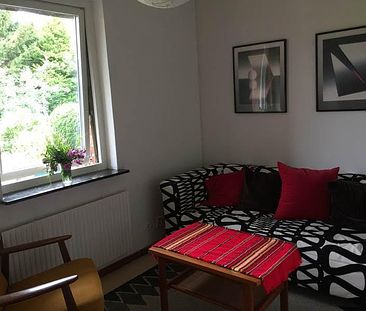 Ett möblerat rum i villa uthyres till studerande omgående - Foto 2
