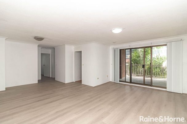 2 Bedroom Unit in a Central Location! - Photo 1