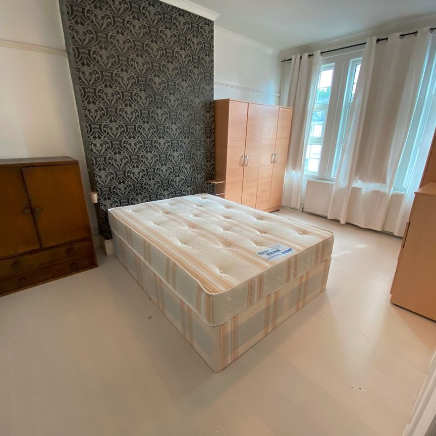 Room in a Shared House, Ivy Road, NW2 - Photo 1