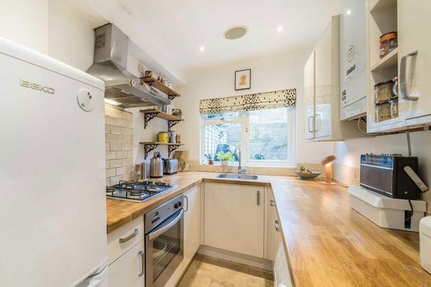 2 bedroom terraced house to rent - Photo 1