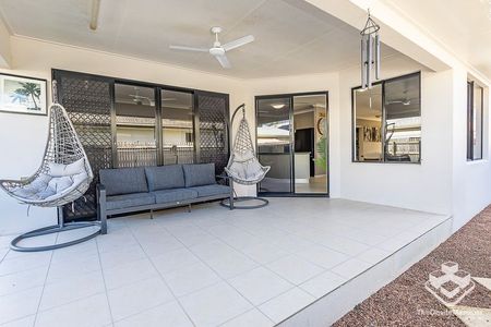 Quiet home, Royal Palms Estate - Photo 3