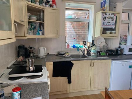 4 bedroom house share to rent - Photo 4