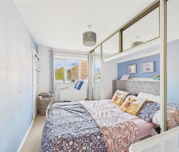 2 bedroom semi-detached house to rent - Photo 3