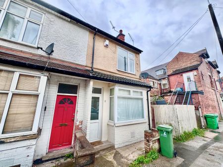 2 bedroom terraced house to rent - Photo 4