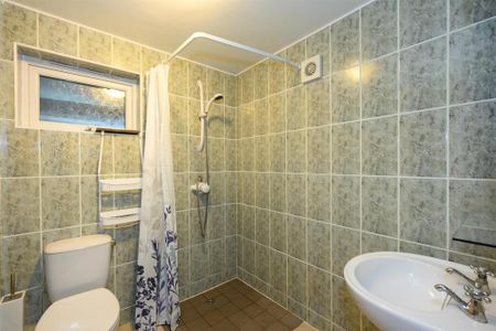 2 bedroom semi-detached house to rent - Photo 4